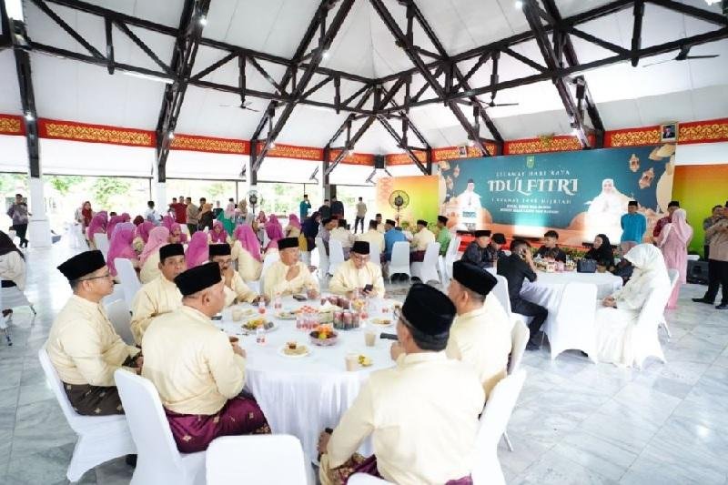 Bupati dan Walikota serta Tamu Luar Daerah Berdatangan