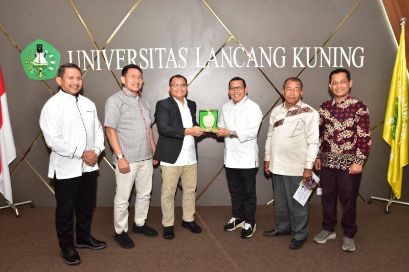 Wujudkan 1000 Doktor bagi Warga Riau,Unilak dan PMRI Tandatangani MoU